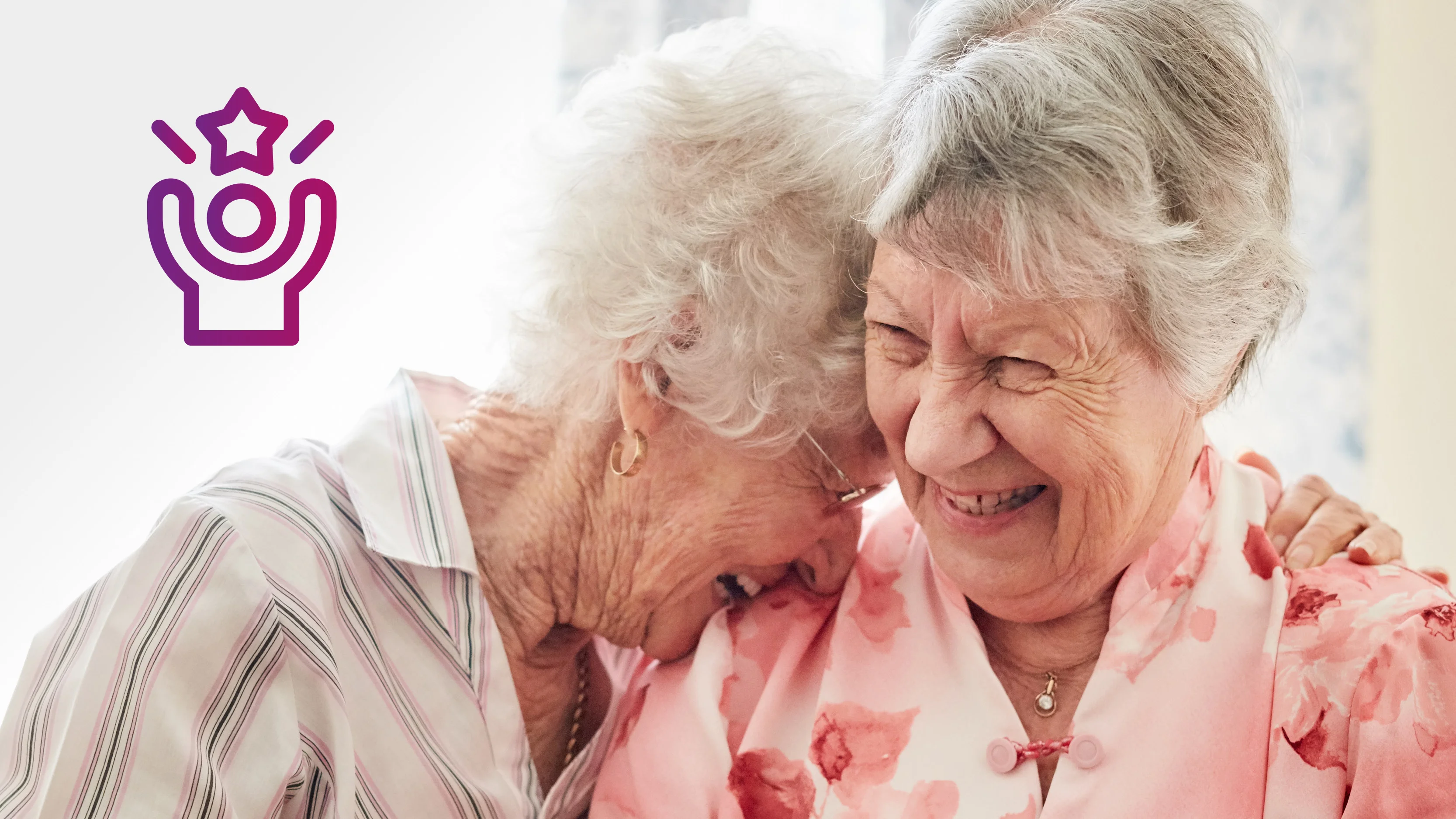 uma mulher mais velha segurando um bebê