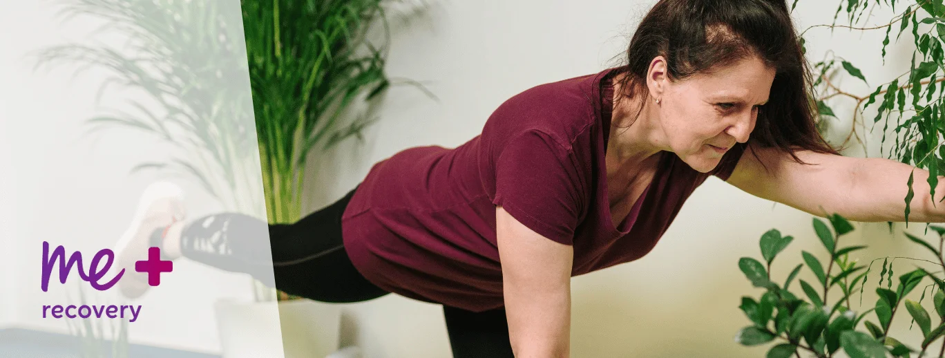 Muž v růžové košili